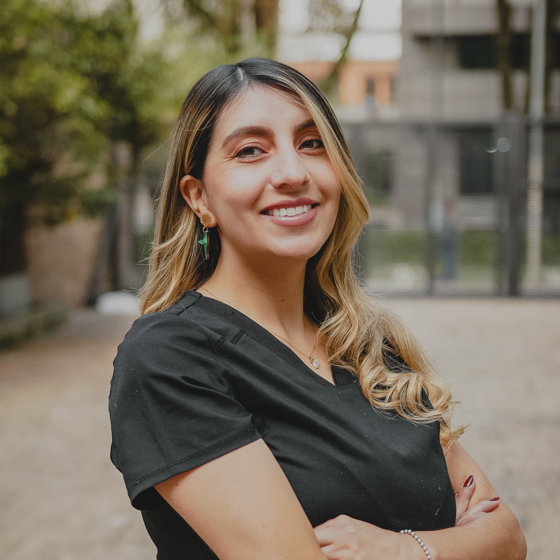 doctora-alejandra-arciniegas-cirujana-implante-capilar
